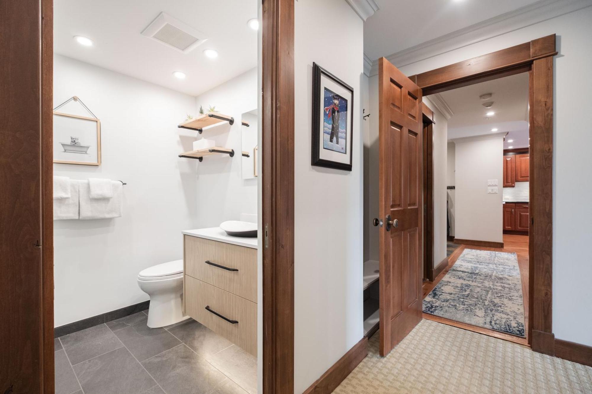 Greyhawk By Outpost Whistler Villa Bagian luar foto