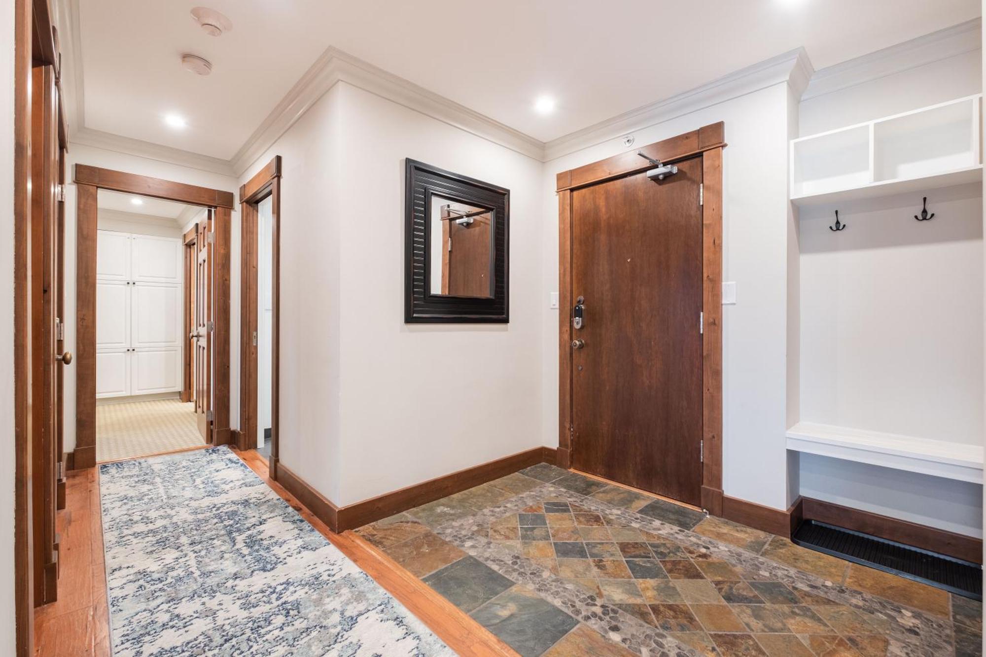 Greyhawk By Outpost Whistler Villa Bagian luar foto