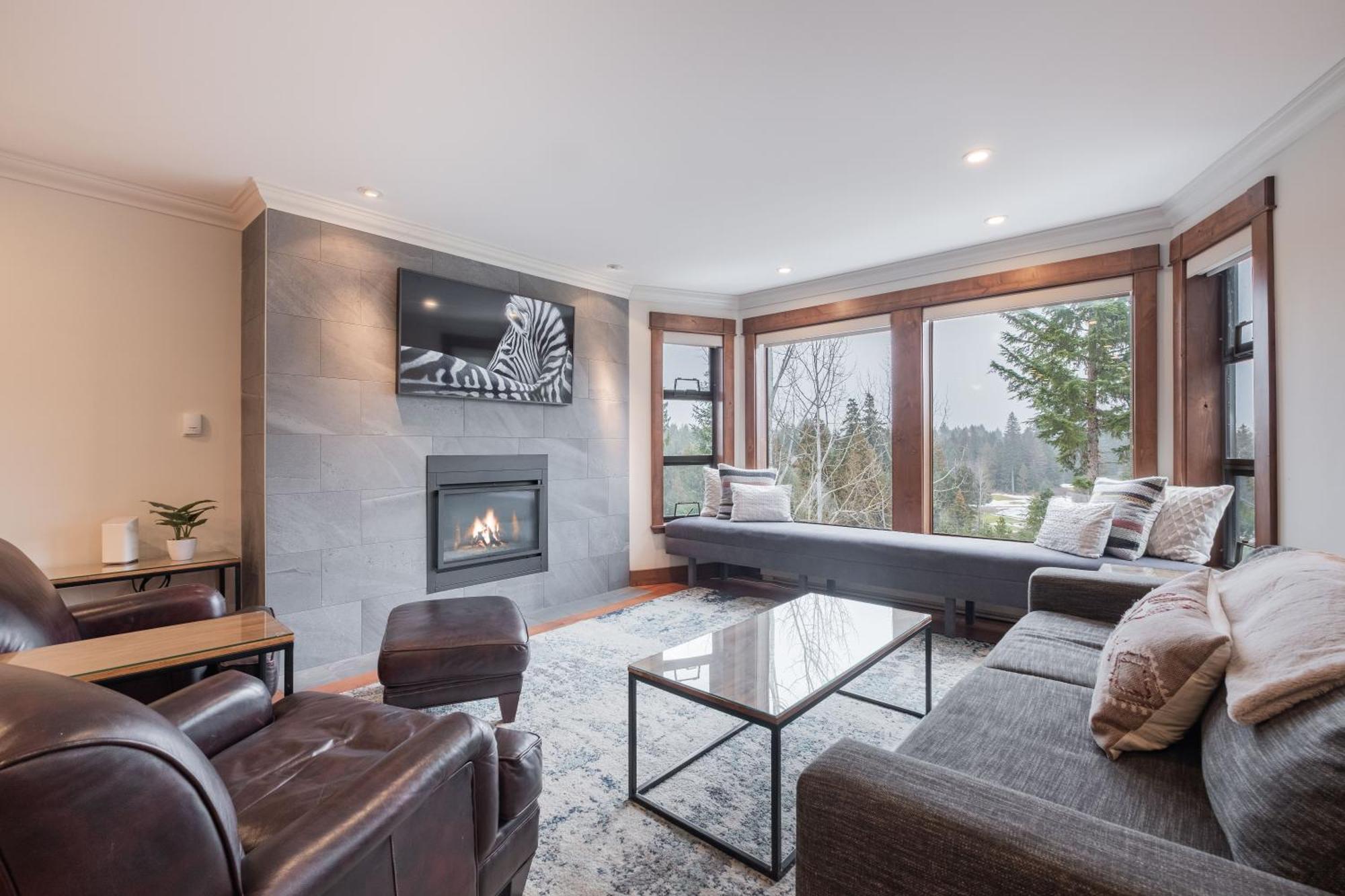 Greyhawk By Outpost Whistler Villa Bagian luar foto