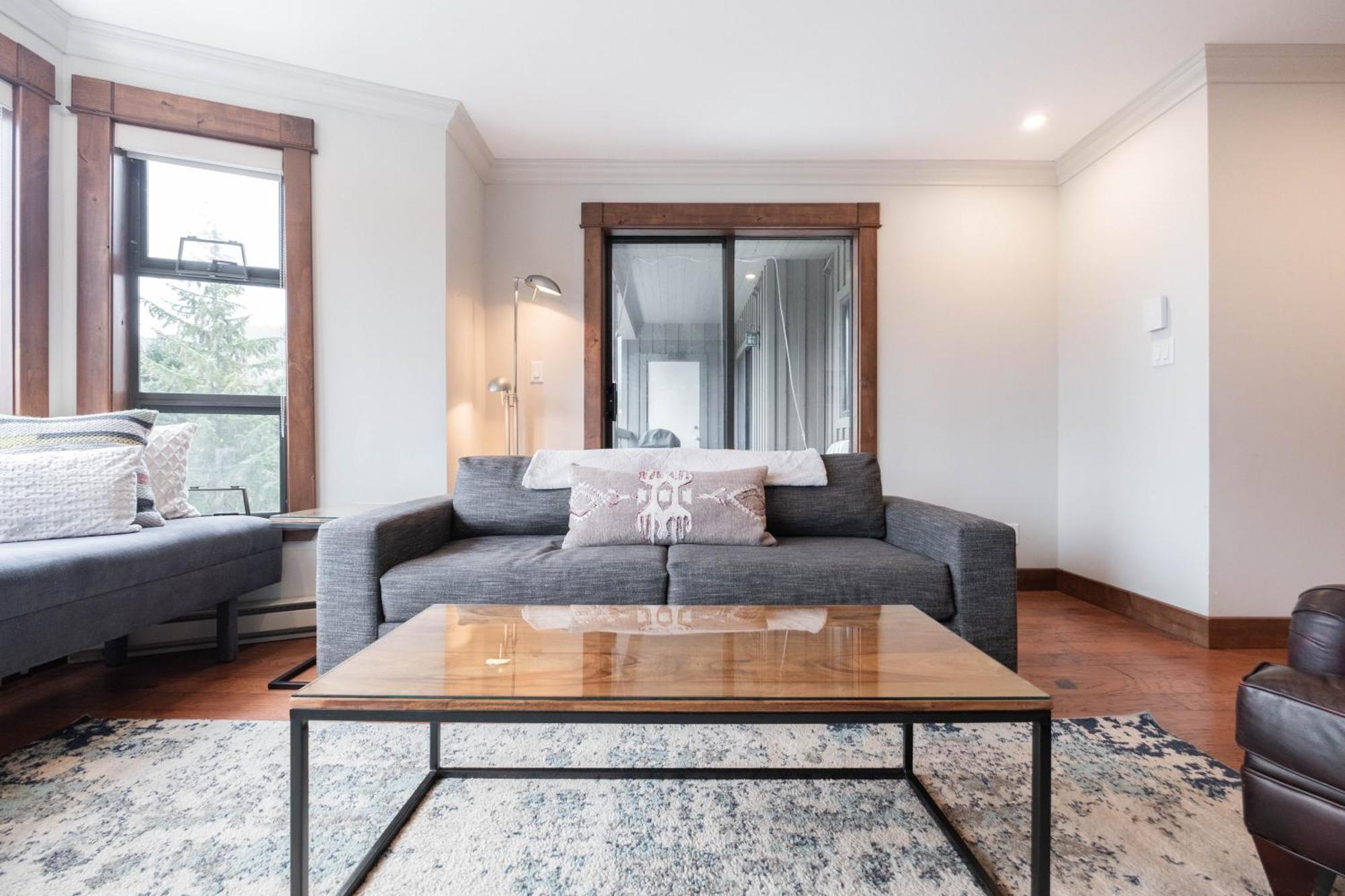 Greyhawk By Outpost Whistler Villa Bagian luar foto