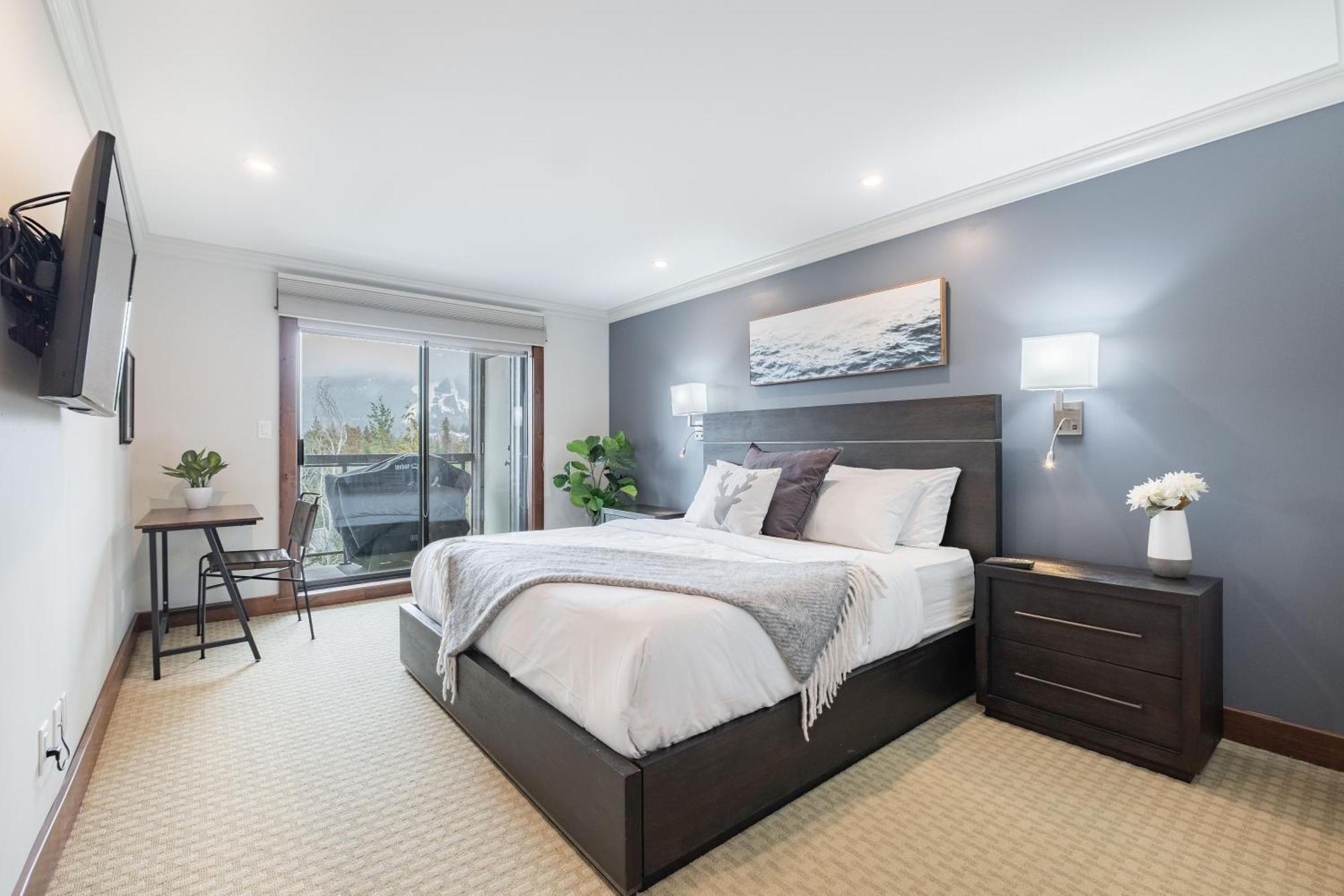 Greyhawk By Outpost Whistler Villa Bagian luar foto