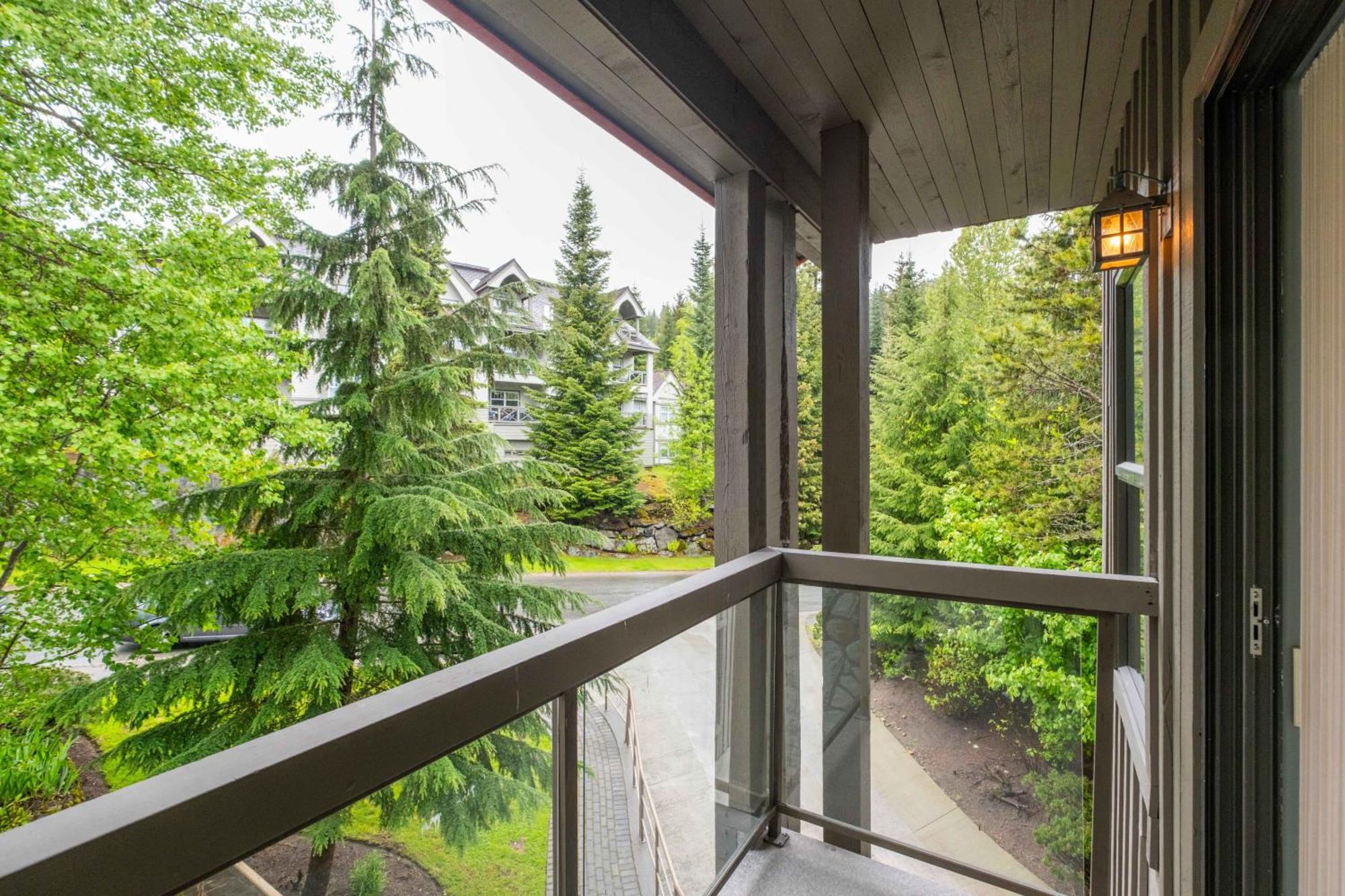 Greyhawk By Outpost Whistler Villa Bagian luar foto