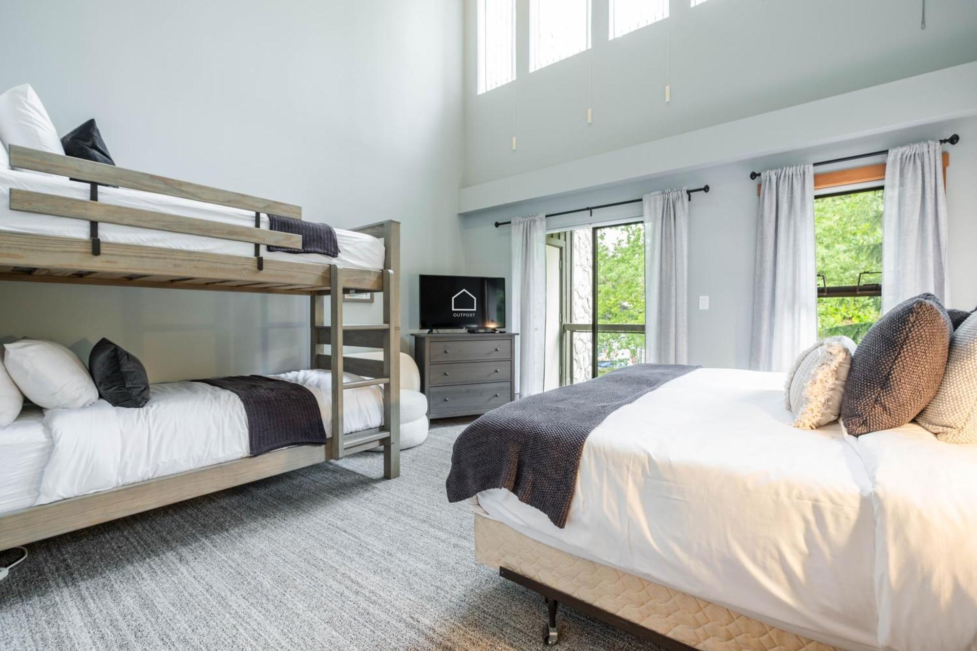 Greyhawk By Outpost Whistler Villa Bagian luar foto