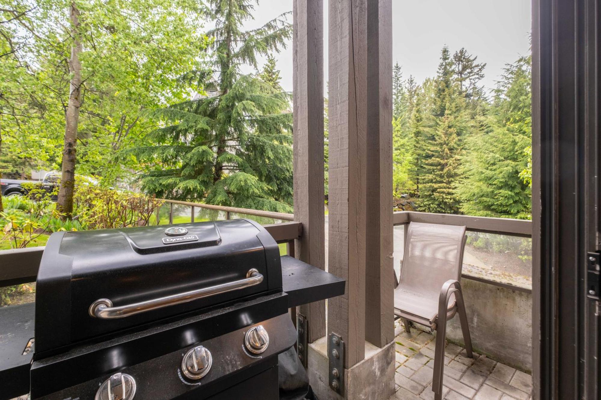 Greyhawk By Outpost Whistler Villa Bagian luar foto