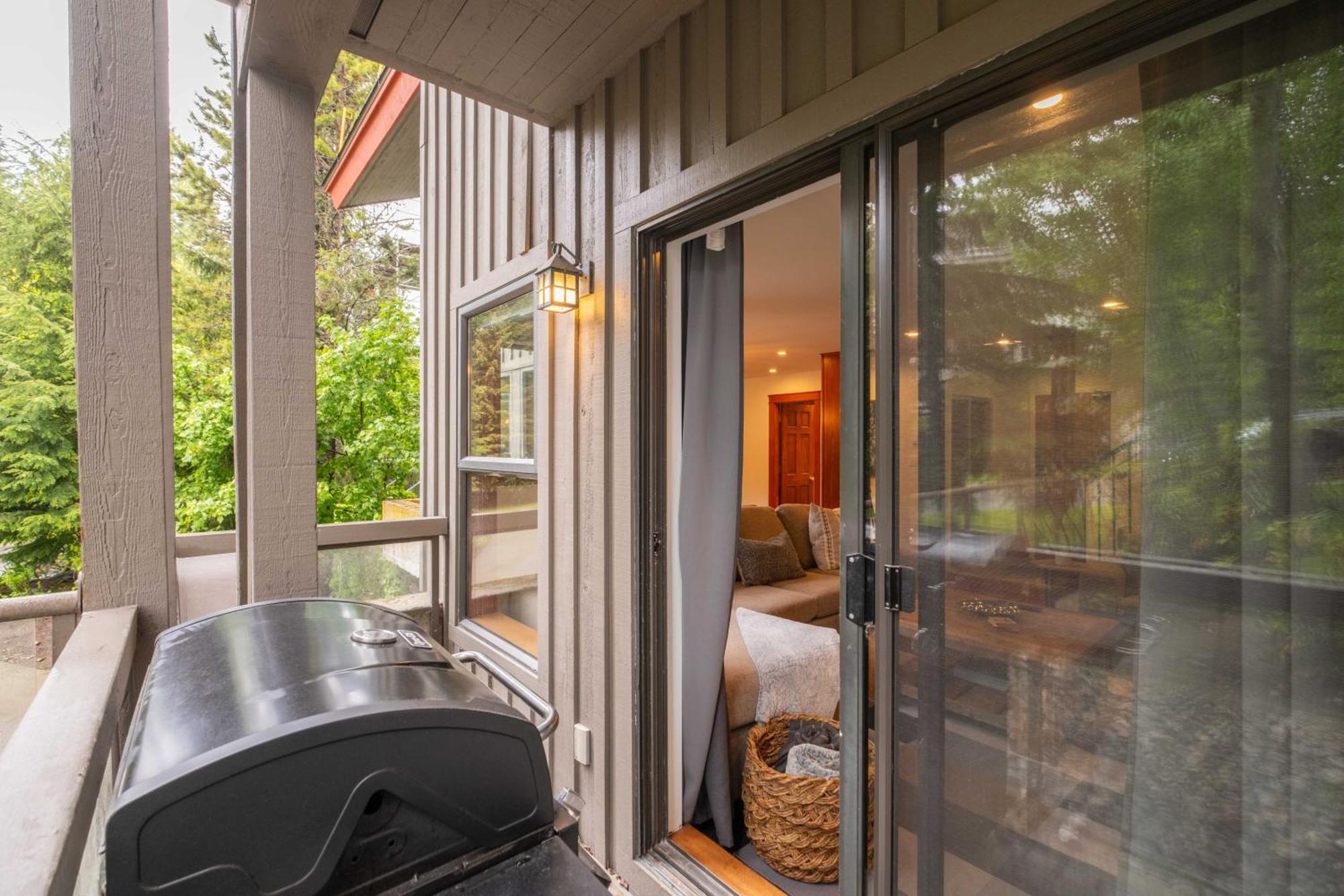 Greyhawk By Outpost Whistler Villa Bagian luar foto