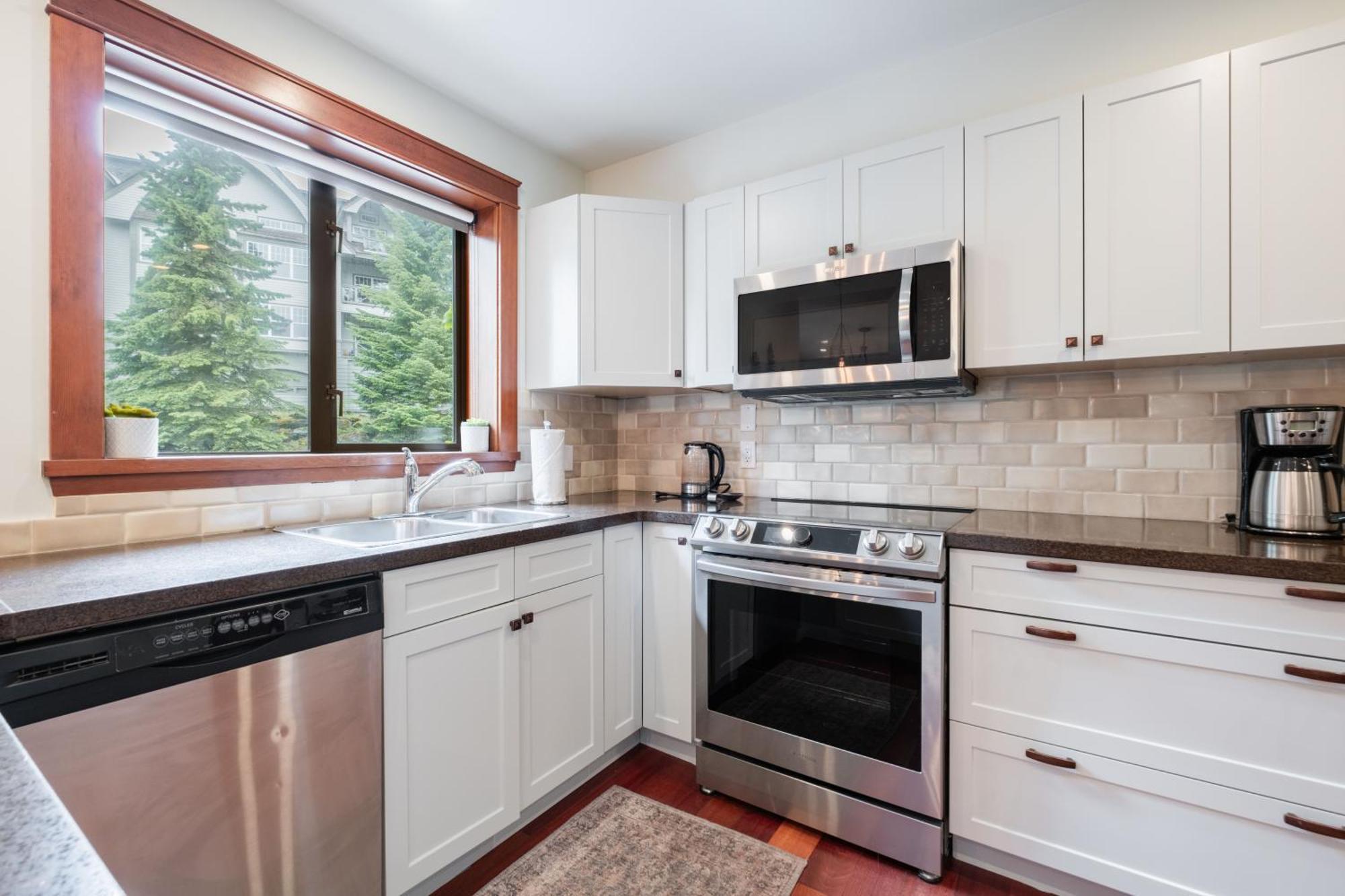 Greyhawk By Outpost Whistler Villa Bagian luar foto