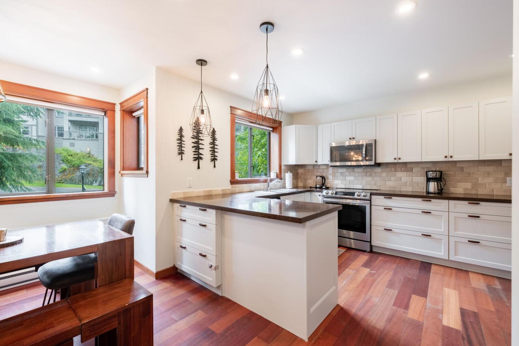 Greyhawk By Outpost Whistler Villa Bagian luar foto