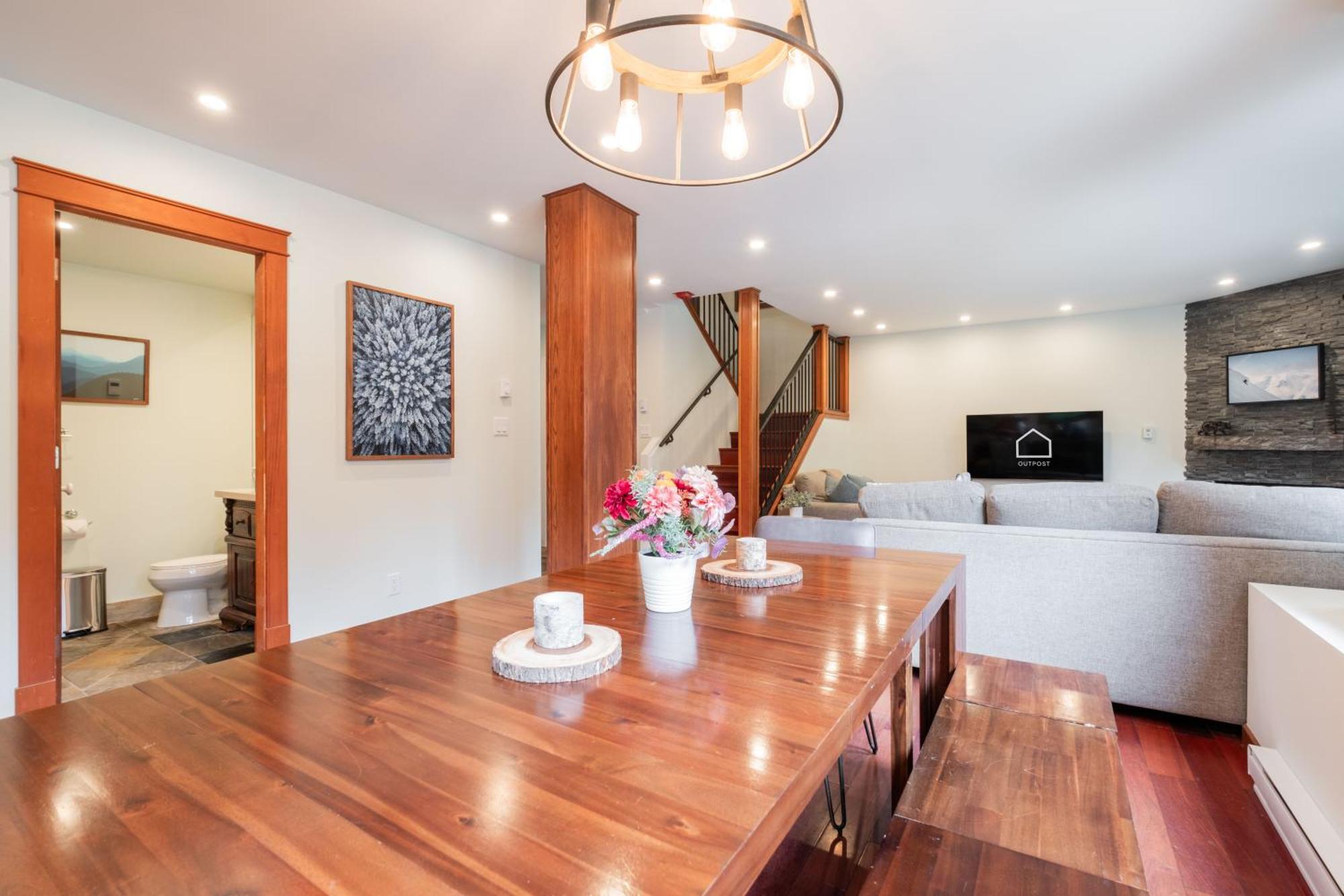 Greyhawk By Outpost Whistler Villa Bagian luar foto