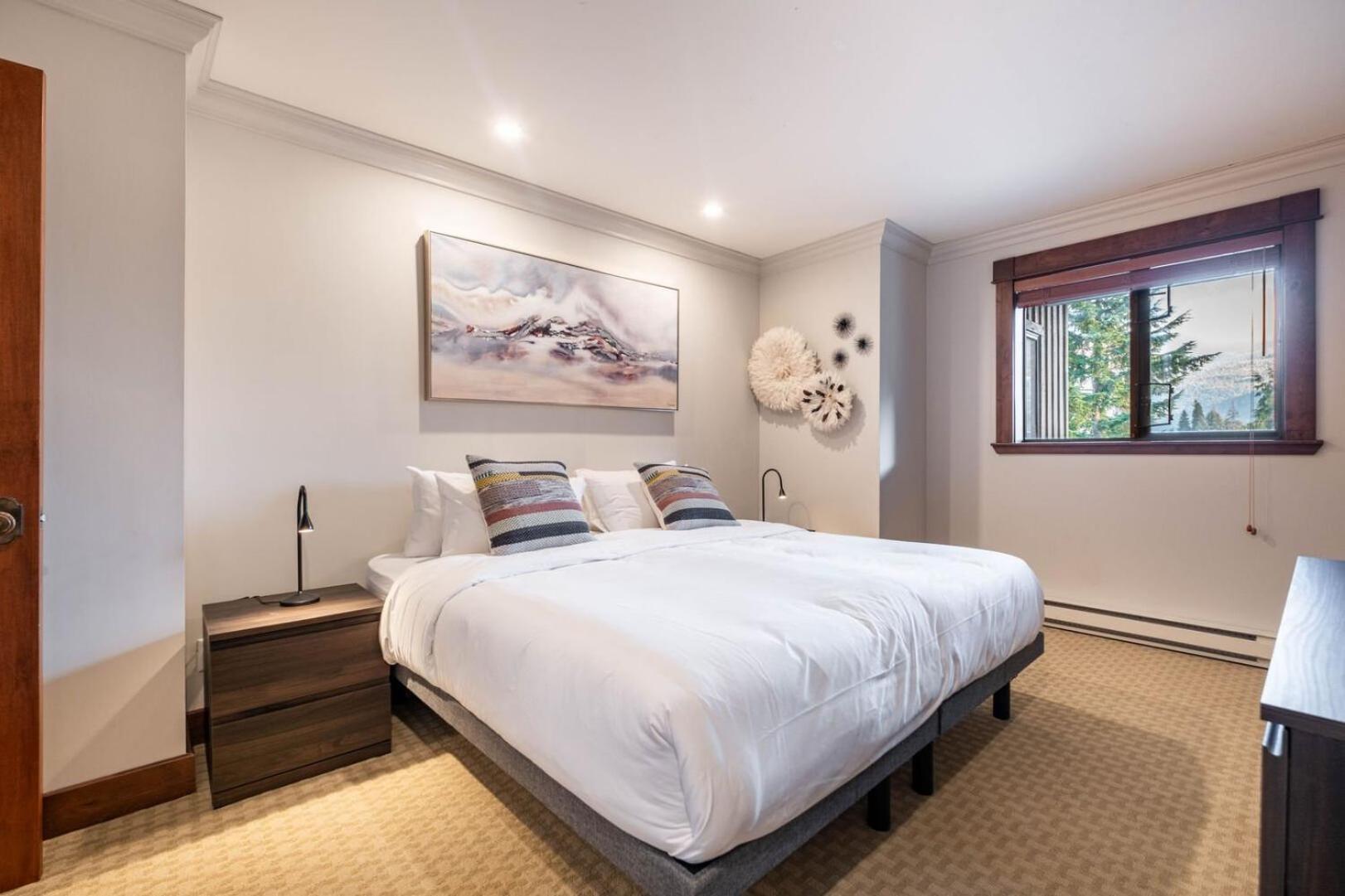 Greyhawk By Outpost Whistler Villa Bagian luar foto